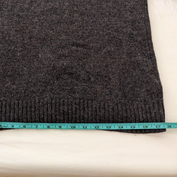 Abercrombie and Fitch Grey Crewneck wool sweater - Picture 3 of 5